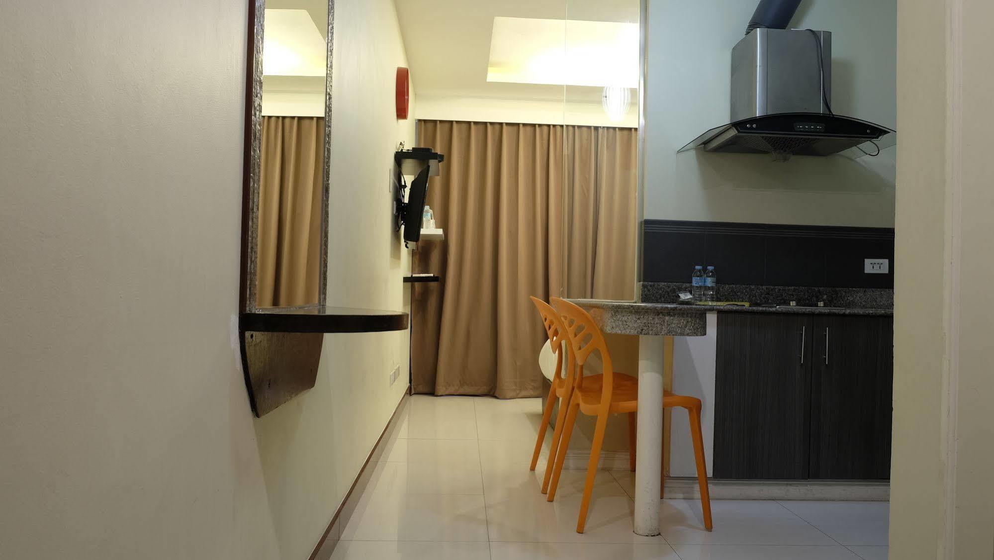 Zen Rooms Malate Robinsons Manila Eksteriør bilde